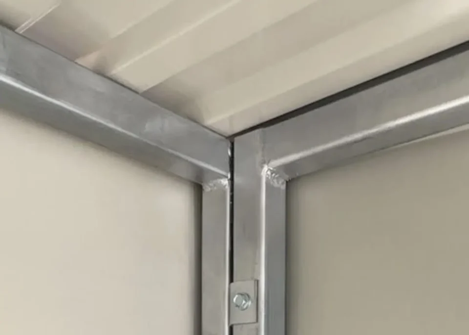 Bauweise von Fertighäusern aus 21 cm breiten Paneelen | Eurostal